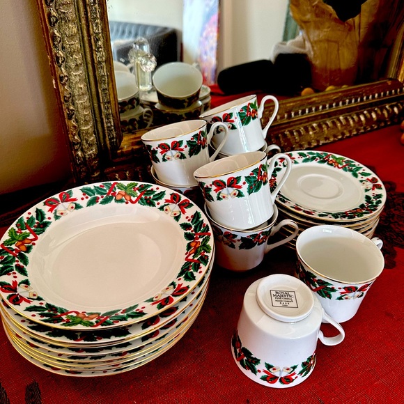 Vintage Royal Majestic Fine China